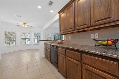 5030 Highland Pass Montgomery TX 77316