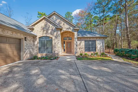 5030 Highland Pass Montgomery TX 77316