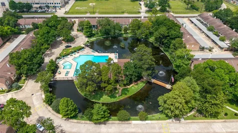 5800 Lumberdale Road 55 Houston TX 77092