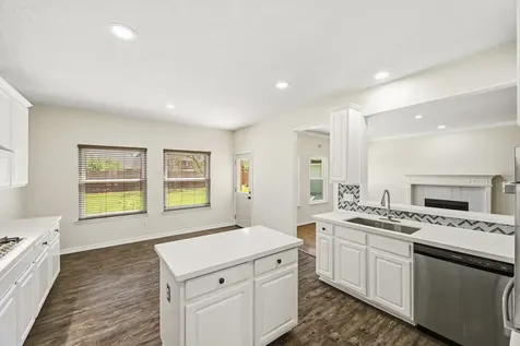 215 Crabapple Drive Baytown TX 77520