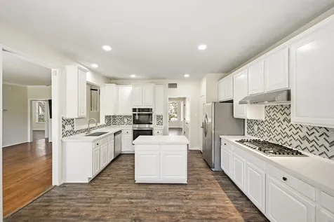 215 Crabapple Drive Baytown TX 77520