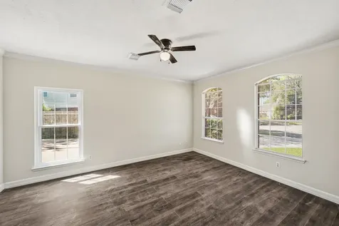 215 Crabapple Drive Baytown TX 77520