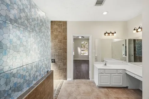 215 Crabapple Drive Baytown TX 77520