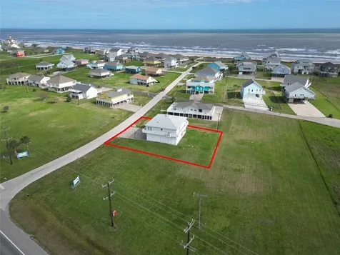 973 Sea Breeze Crystal Beach TX 77650