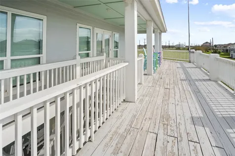 973 Sea Breeze Crystal Beach TX 77650