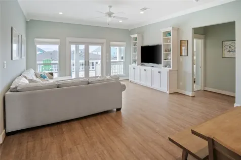 973 Sea Breeze Crystal Beach TX 77650