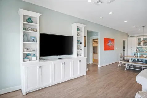 973 Sea Breeze Crystal Beach TX 77650