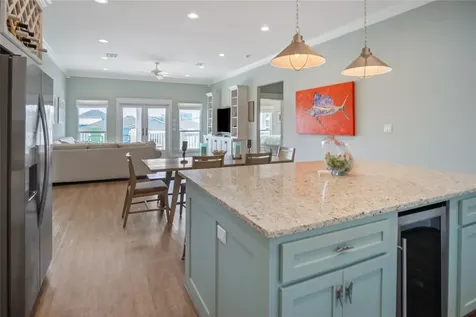 973 Sea Breeze Crystal Beach TX 77650