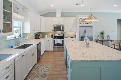 973 Sea Breeze Crystal Beach TX 77650