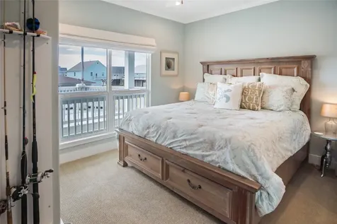 973 Sea Breeze Crystal Beach TX 77650