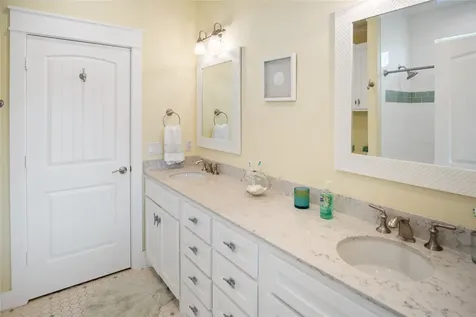 973 Sea Breeze Crystal Beach TX 77650