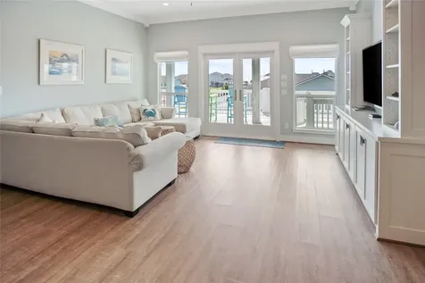 973 Sea Breeze Crystal Beach TX 77650