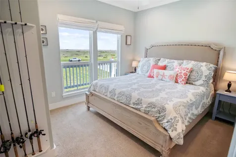 973 Sea Breeze Crystal Beach TX 77650