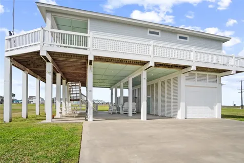 973 Sea Breeze Crystal Beach TX 77650