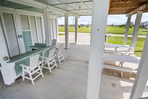 973 Sea Breeze Crystal Beach TX 77650