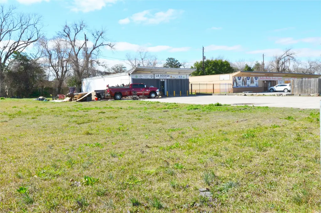 10013 W Montgomery Road Houston TX 77088