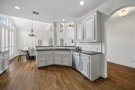 1250 Seamist Drive Houston TX 77008