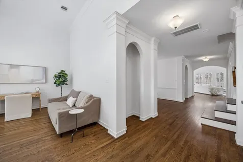 1250 Seamist Drive Houston TX 77008