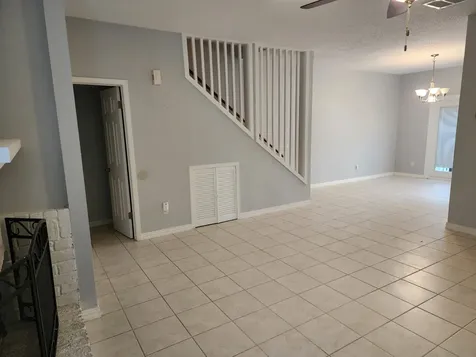 11710 Southlake Drive 6 Houston TX 77077