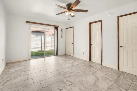 5609 Hollow Pines Drive Houston TX 77049