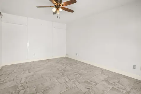 5609 Hollow Pines Drive Houston TX 77049