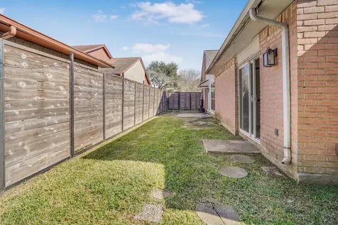 5609 Hollow Pines Drive Houston TX 77049