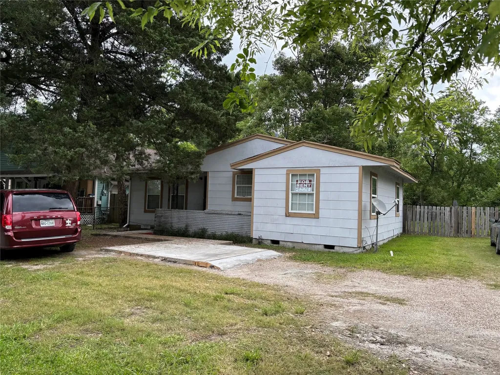 2118 8th Street Orange TX 77630