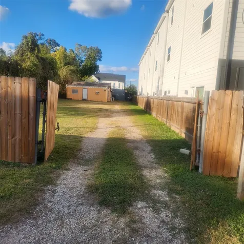 320 Thornton Road Houston TX 77018
