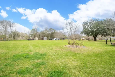 2930 W Shane Street Alvin TX 77511