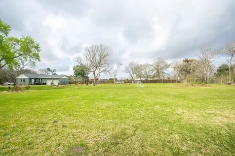 2930 W Shane Street Alvin TX 77511