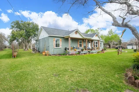 2930 W Shane Street Alvin TX 77511