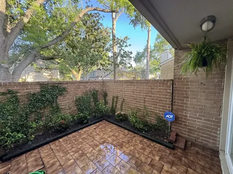1970 Augusta Drive Houston TX 77057