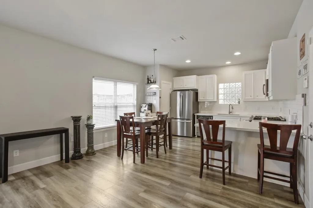 3728 Main Poplar Drive Houston TX 77025