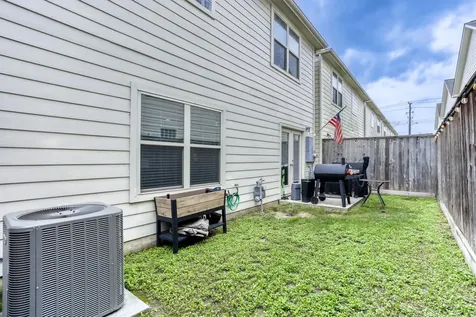 3728 Main Poplar Drive Houston TX 77025
