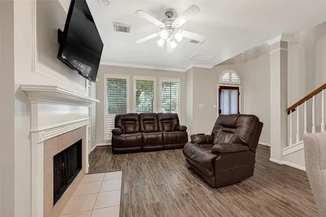 711 W Heights Hollow Lane Houston TX 77007