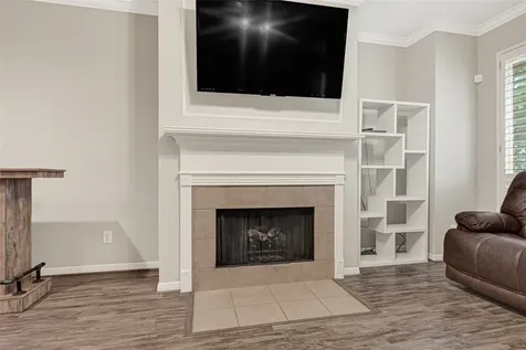 711 W Heights Hollow Lane Houston TX 77007