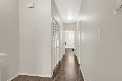711 W Heights Hollow Lane Houston TX 77007