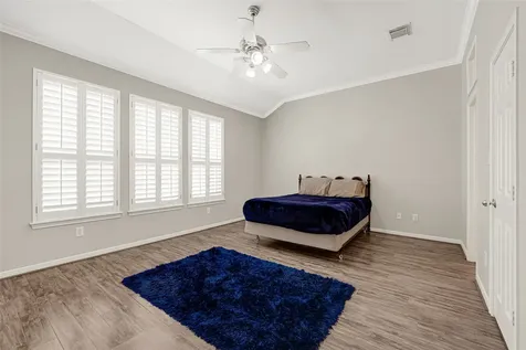 711 W Heights Hollow Lane Houston TX 77007