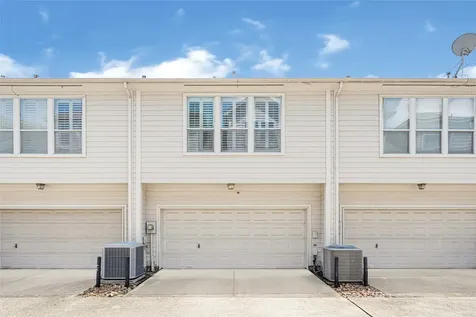 711 W Heights Hollow Lane Houston TX 77007