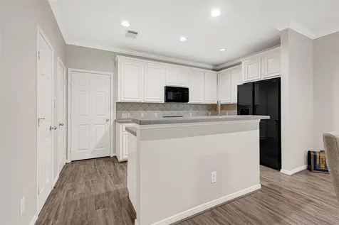 711 W Heights Hollow Lane Houston TX 77007