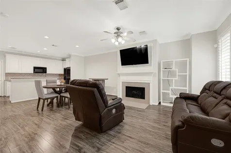 711 W Heights Hollow Lane Houston TX 77007