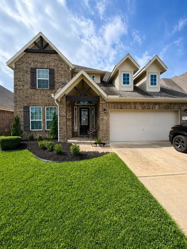 221 Ashley Way Alvin TX 77511