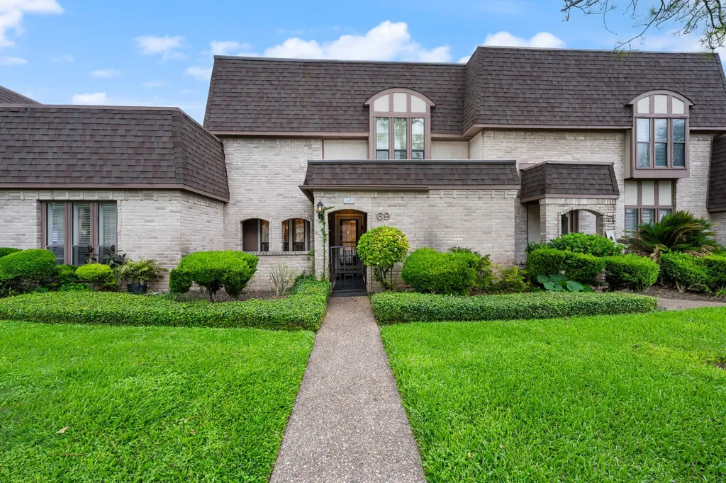 69 S Bachelor Button Street Lake Jackson TX 77566