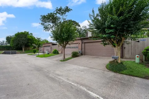 69 S Bachelor Button Street Lake Jackson TX 77566