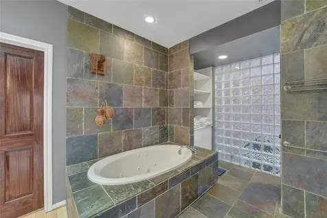 5309 Hidalgo Street Houston TX 77056