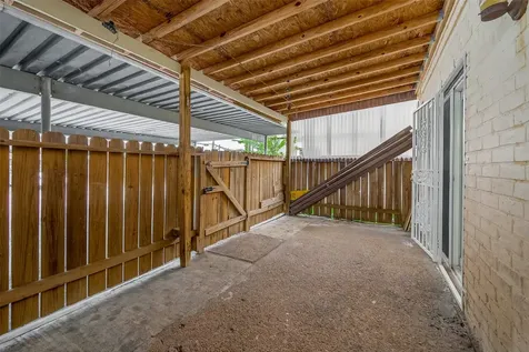 6201 Ranchester Drive 29 Houston TX 77036
