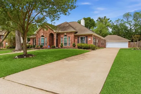 304 Melodywood Drive Friendswood TX 77546