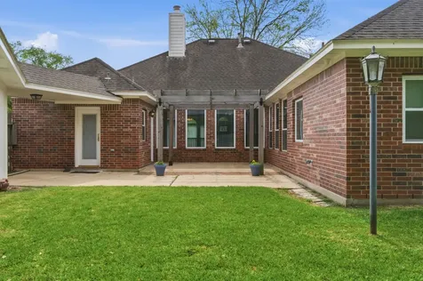 304 Melodywood Drive Friendswood TX 77546