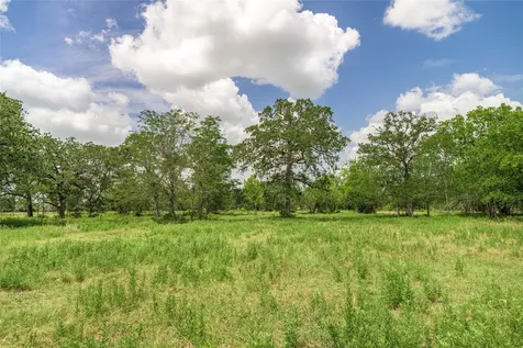 6700 Walhalla Road Round Top TX 78954