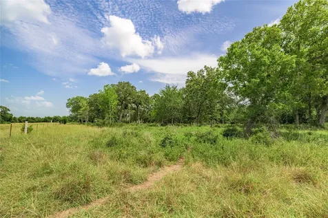 6700 Walhalla Road Round Top TX 78954